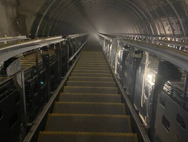 Специалисты собрали эскалаторы на станции «Горный институт»